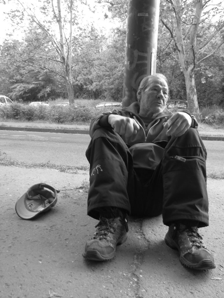 homeless, explain, sitting-350285.jpg